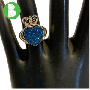 STERLING SILVER BLUE HEART SHAPED DRUZY QUARTZ CLADDAGH RING (5)